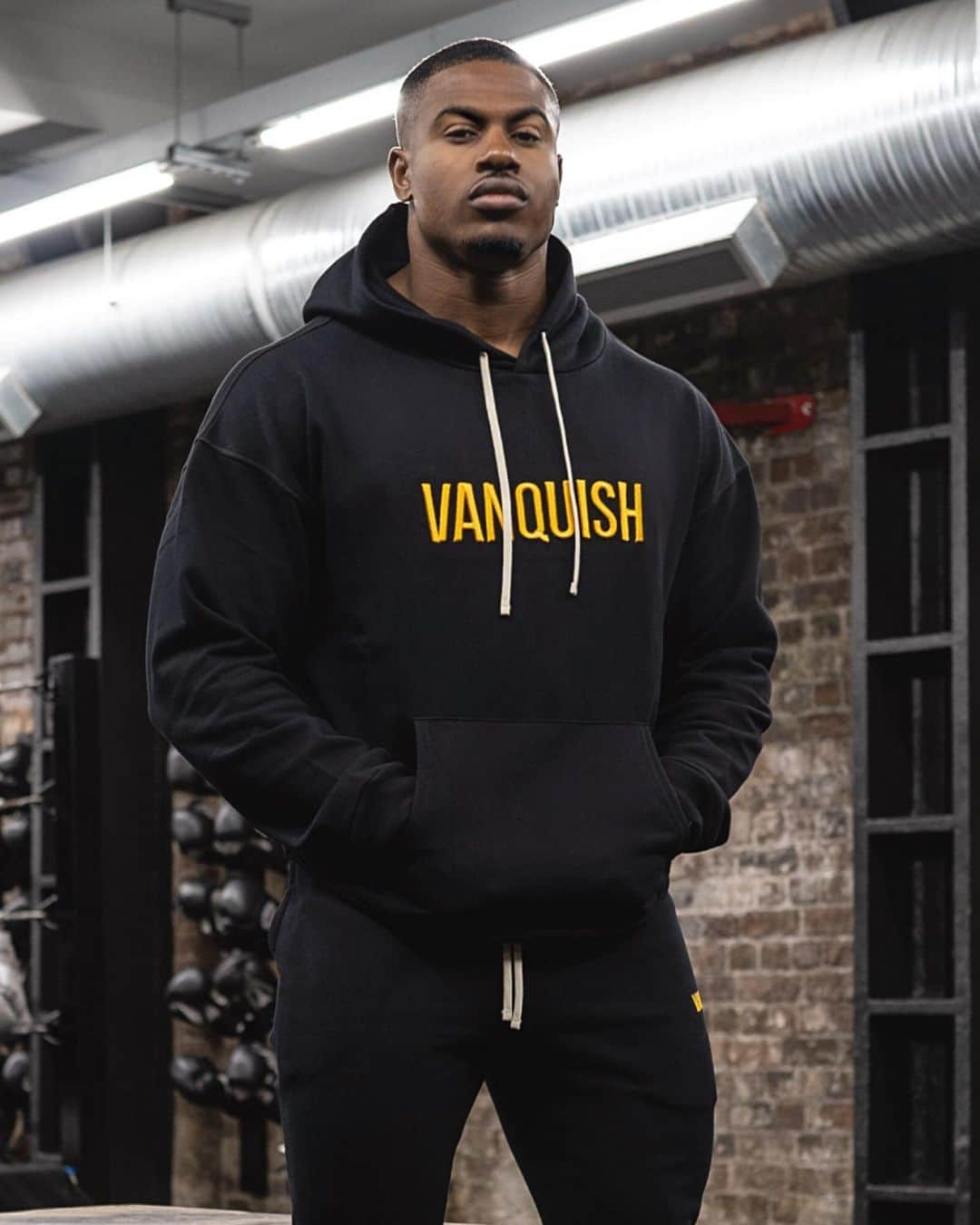 Simeon Pandaさんのインスタグラム写真 - (Simeon PandaInstagram)「New @vqfit warm up V2 collection is live now!!⁣ ⁣ Check all the new products at website , click link bio @vqfit」6月11日 5時13分 - simeonpanda