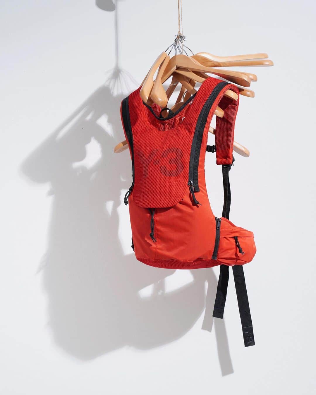 ワイスリーのインスタグラム：「Y-3 Running Backpack. Y-3 Spring Summer 2019. --- #adidas #Y3 #YohjiYamamoto Discover the collection at Y-3.com」