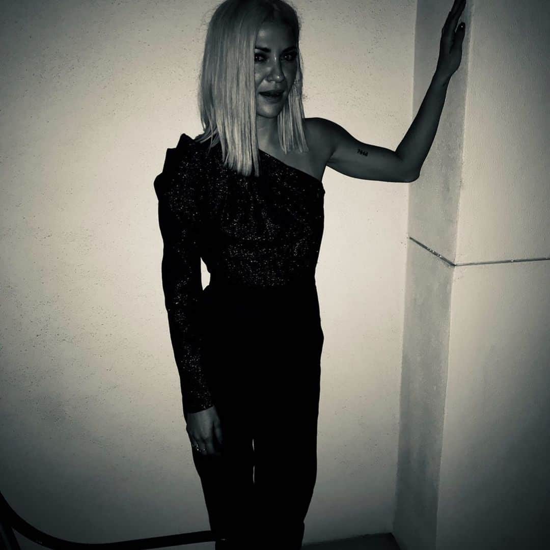 ジェシカ・ゾアのインスタグラム：「nobody puts baby in the corner :/」