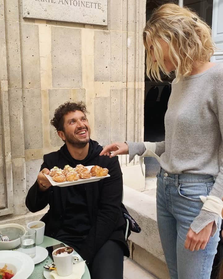 のインスタグラム：「Вот таким очень вкусным  оказался ритрит с @artursita в Париже 🤗#артурсита」