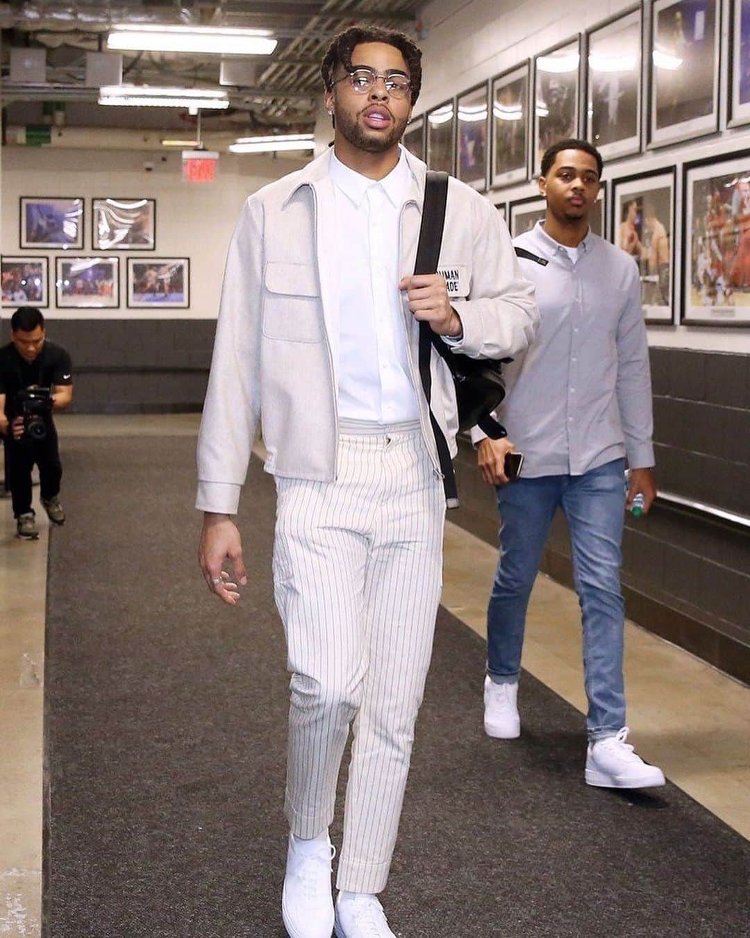 GQさんのインスタグラム写真 - (GQInstagram)「@dloading is your 2019 NBA Style Showdown champ. Hit the link in bio to see ten of the looks that helped him outduel LeBron in the finals of our bracket. 👑❄️」6月11日 6時03分 - gq