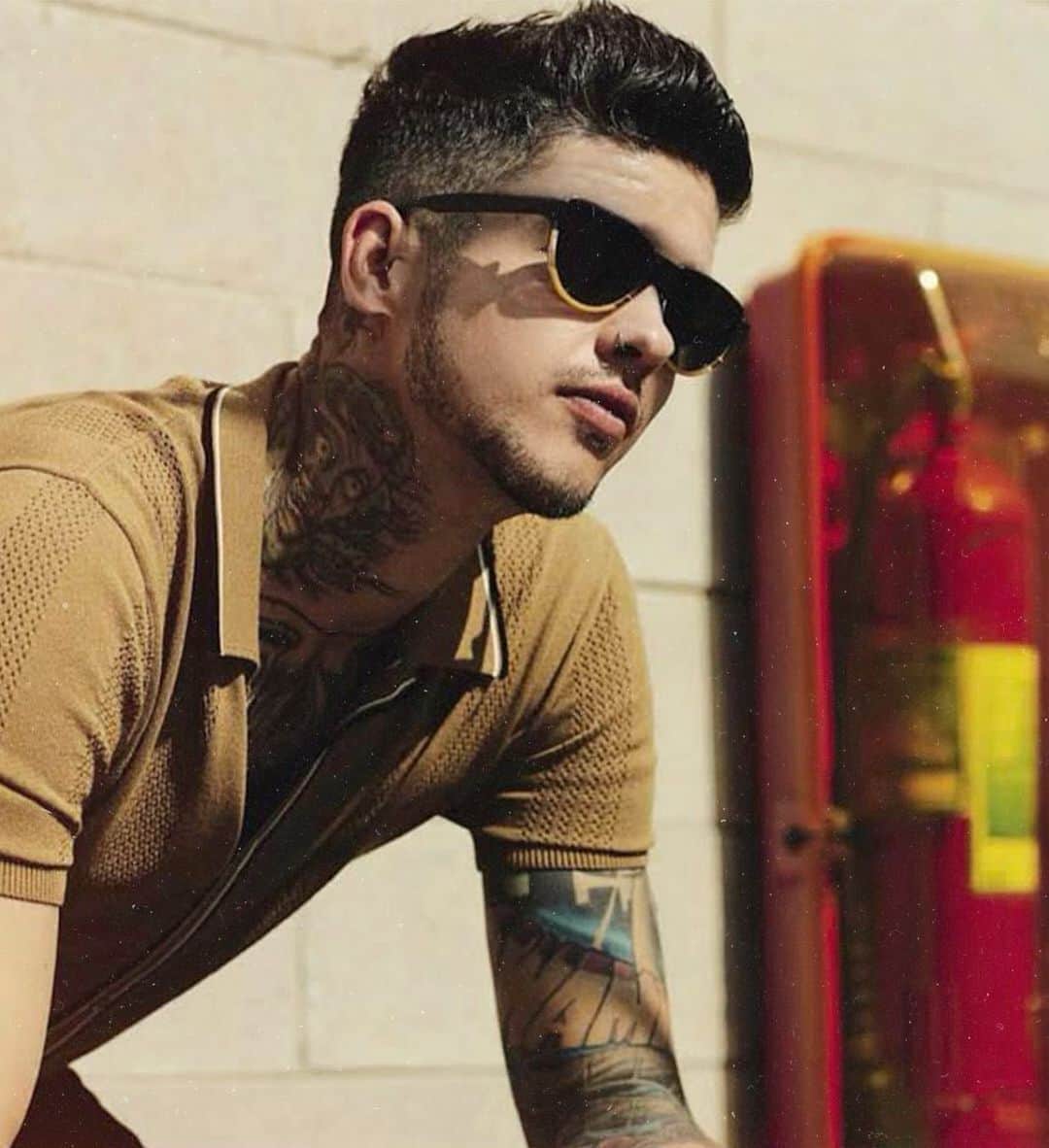 T・ミルズのインスタグラム：「On a scale from 1-10, how GQ is this?  @GQItalia out now 🇮🇹」