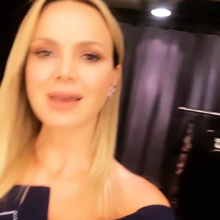 Eliana Michaelichin Bezerraのインスタグラム：「Nova campanha para a @telesena 👏👏👏👏👏💕💕💕💕」