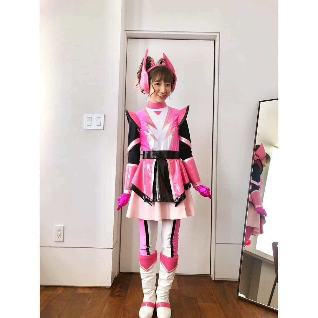 双松桃子さんのインスタグラム写真 - (双松桃子Instagram)「. 舞台『HERO』 https://t.co/bwpSP1ZNjm HPが少しまた更新されたみたいです☺︎ サプライズ発表ってなんだろう。 そして新しい仲間。ダンサーさん4人加わったそうで！ 楽しみなことがいっぱい〜〜😇 . . そして初日公演では スペシャルカーテンコールも決定したみたいです🐰 . . . ヒーローPINKがんばる🐰❤️ . . . . . 来月から始動です🙈 よろしくお願いします！！ . . . . . . . #舞台 #HERO #ヒューリックホール #サプライズ❤️❤️❤️ #ヒーローPINK#followｍe#instaphoto #instagood #follow4like#good #cawaii」6月11日 16時05分 - momosan0627