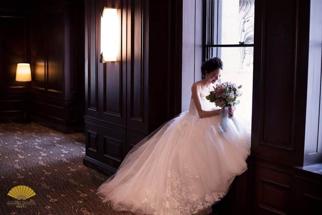 Mandarin Oriental, Tokyoさんのインスタグラム写真 - (Mandarin Oriental, TokyoInstagram)「【Weddings by Mandarin Oriental, Tokyo】 日本橋に位置する5つ星ホテル「マンダリン オリエンタル 東京」。伝統と革新が織りなす上質な空間、美食の殿堂と称される当館ならではのお料理、伝説と称されるレジェンダリーサービスが最良のウエディングをお約束します。  次回の試食付見学会は6月15日（土）、16日（日）に開催いたします。 そして、7月15日（月・祝）にはプレミアムウエディングフェアを開催！ 料理の試食はもちろん、フラワーコーディネートされた会場の見学、360度のビデオウォールシステムを使用した映像上映、個別相談会など、ウエディング by マンダリン オリエンタル 東京を余すところなく体験いただけるフェアとなっております。この機会にぜひご体験ください。  ウエディングフェアの詳細、ご予約はこちら:  @motyo_wedding  #MandarinOrientalTokyo #MOtokyo #MOTYOwedding #WeddingsByMO #マンダリンオリエンタル東京 #ウエディングbyマンダリンオリエンタル #ウェディング #ウェディングドレス #ウェディングフォト #ホテルウェディング #ブライダルフェア #プレ花嫁 #Bridal #Bridalfair #花嫁 #wedding #weddingfair #ウェディングフェア #weddingdress #Weddingphotography #三井本館 #日本橋 #Nihonbashi #三井本館 #重要文化財 #披露宴 #weddingparty #結婚式準備 #結婚式前撮り」6月11日 16時24分 - mo_tokyo