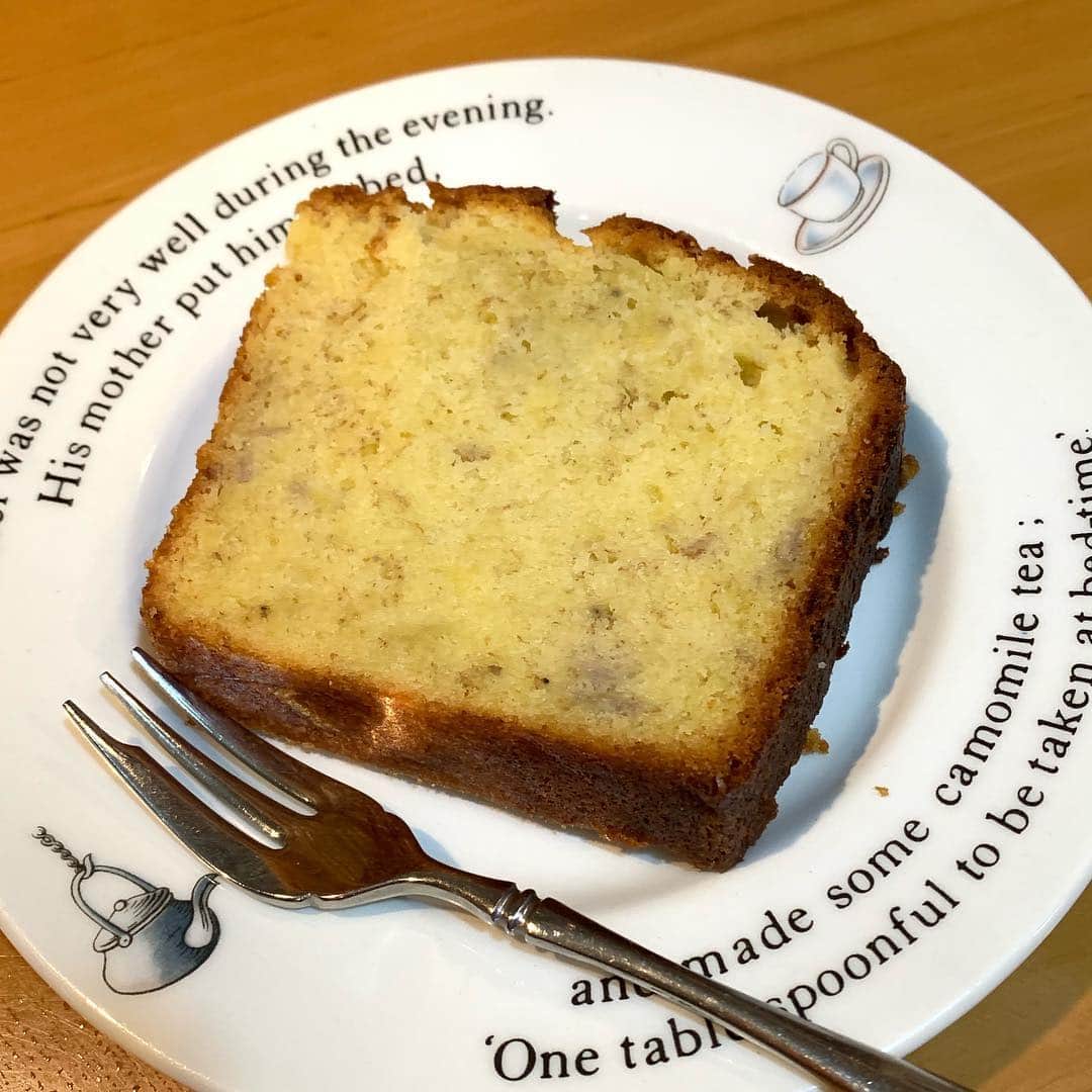 野間美由紀のインスタグラム：「梅仕事のご褒美にバナナパウンドケーキ。」