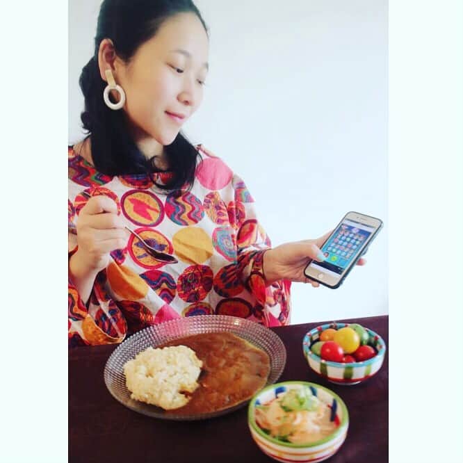 のインスタグラム：「Piatto progettato dall'artista siciliano italiano Antonio Forlin(^.^) Divertente gioco del pranzo(=´∀｀)人(´∀｀=) Io amo tutti(^ ^) Grazie per i meravigliosi commenti☆*:.｡. o(≧▽≦)o .｡.:*☆ ・ http://phoenix.vsvsl.com/asia/?share_code=1j7a ランチタイム に #OnlineCasino で遊んでた( ◠‿◠ )  安心、安全だからめっちゃ楽しいしキャラも可愛いね(=´∀｀) 初心者の方でもオススメ(*´ω｀*) 今ならキャンペーンやってるよーん╰(*´︶`*)╯♡ 新規登録者全員に入金不要30ドルボーナスをゲットできるよー！ #verajohn #HawaiianDream やってみてねー♪(´ε｀ ) 今日のランチは #セントラルホテル鴨島 #レトルトカレー と #淡路島 #たまねぎ #つり玉ねぎ で 玉ねぎのピクルス 作ったょ(^з^)-☆ カレーに相性ぴったりっっ お皿は 自由が丘インテリア ショップ @artekaiitaly イタリアシチリア島 在住Antonio Forlin @doncorleoneobjects 氏が手がけるユニークで斬新なデザインの小鉢を使ってみたょ(*^o^*) #Fun #FreePlay のゲームを楽しむには最高のシュチュエーション(☝︎ ՞ਊ ՞)☝︎ 今日のライブもテンションあげ！ #SafeGaming #Legit #コエタス #タマネギ #新たまねぎ #おうちごはん #手作りおかず #料理 #レシピ #手料理  #朝日物産株式会社 #淡路島のたまねぎ屋さん #あさひ #あさひ・サン・ファーム #甘い #美味しい #通販　#取り寄せ　 @awaji.asahi.onion.abe」