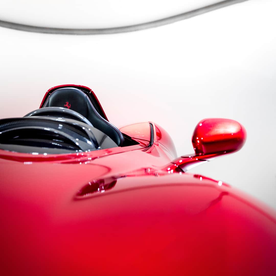 フェラーリさんのインスタグラム写真 - (フェラーリInstagram)「A single-seater perspective with the #FerrariMonzaSP1, on display at the #MuseoEnzoFerrari. @museiferrari #Ferrari」6月11日 17時00分 - ferrari