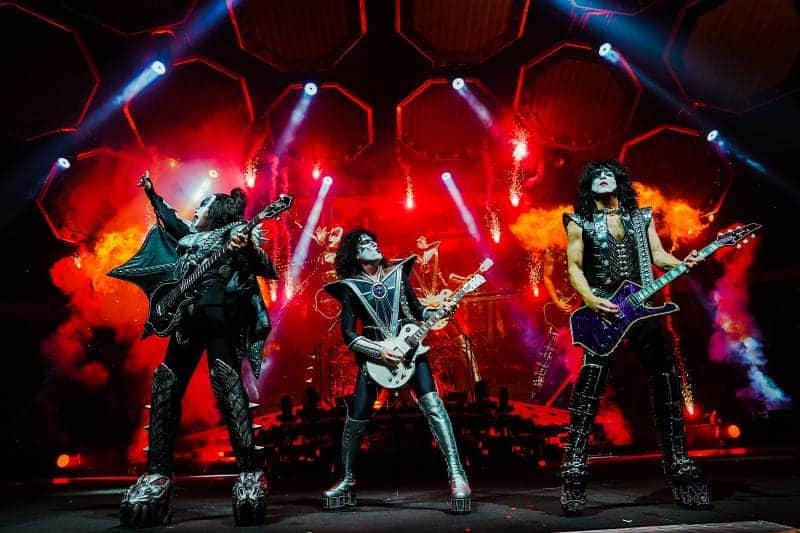 KISSさんのインスタグラム写真 - (KISSInstagram)「TONIGHT! The #EndOfTheRoad World Tour visits the Ice Palace Arena in St. Petersburg, #Russia.」6月11日 16時55分 - kissonline