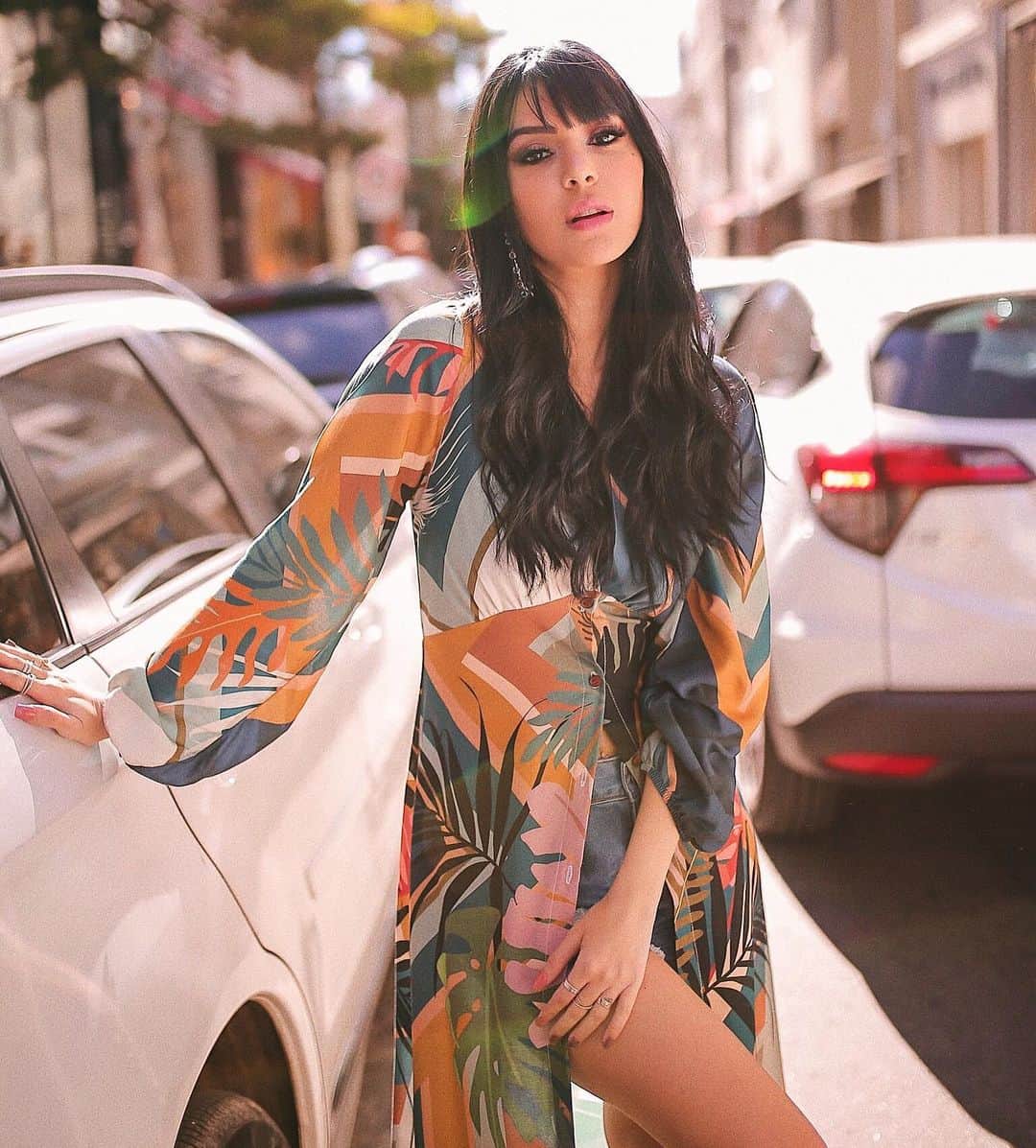 Gabriela Salesのインスタグラム：「Eu tentando sensualizar fica uma mistura de: “tô cansada” com “quero espirrar” 😂😂😂」