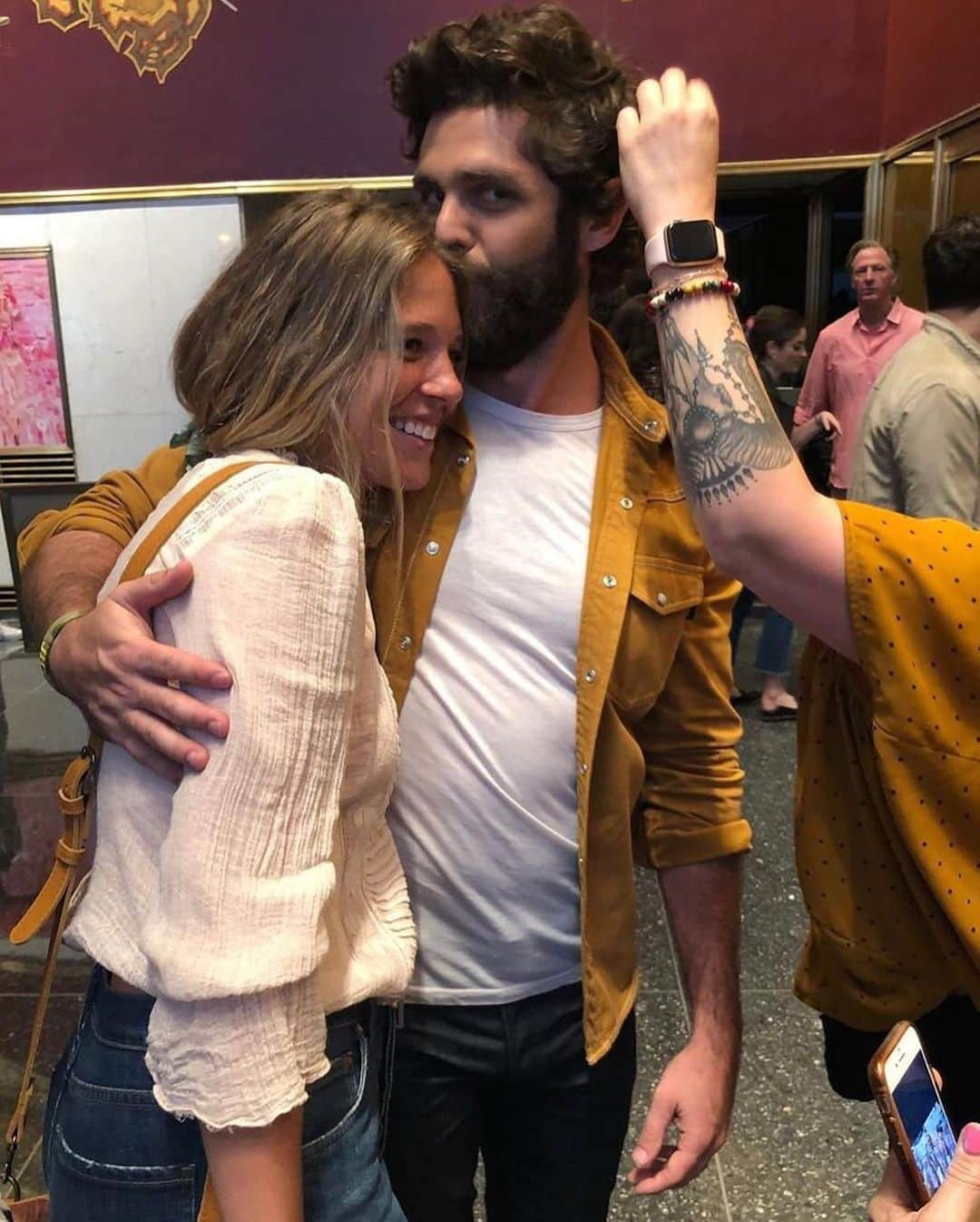 People Magazineさんのインスタグラム写真 - (People MagazineInstagram)「We've got nothing but love for Thomas Rhett and Lauren Akins. (And their beautiful family!) ❤️ | #Regram @thomasrhettakins」6月11日 8時41分 - people