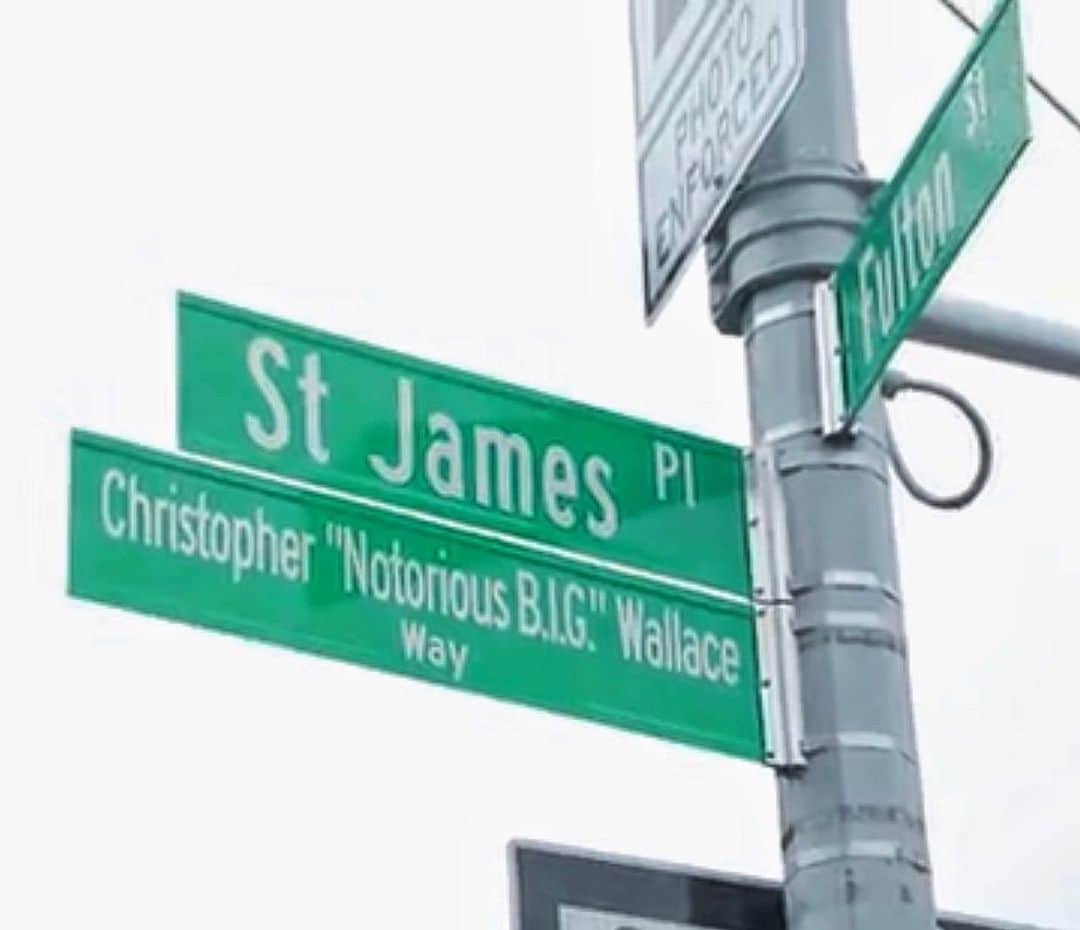 DJ Clark Kentさんのインスタグラム写真 - (DJ Clark KentInstagram)「What’s The Deal Playboy? They Renamed Your Block. Took A Long Time, But, It’s Only Right. • RIP Christopher “B.I.G.” Wallace • Salute @christopherwallaceway」6月11日 8時44分 - djclarkkent