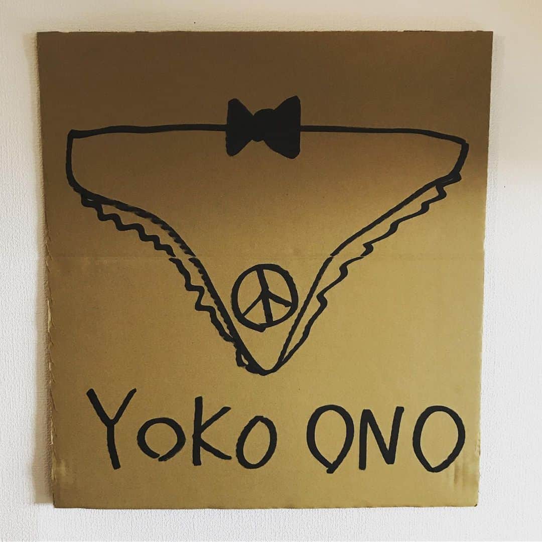 KEN KAGAMIさんのインスタグラム写真 - (KEN KAGAMIInstagram)「panty peace  2019  marker on cardboard」6月11日 8時49分 - kenkagami