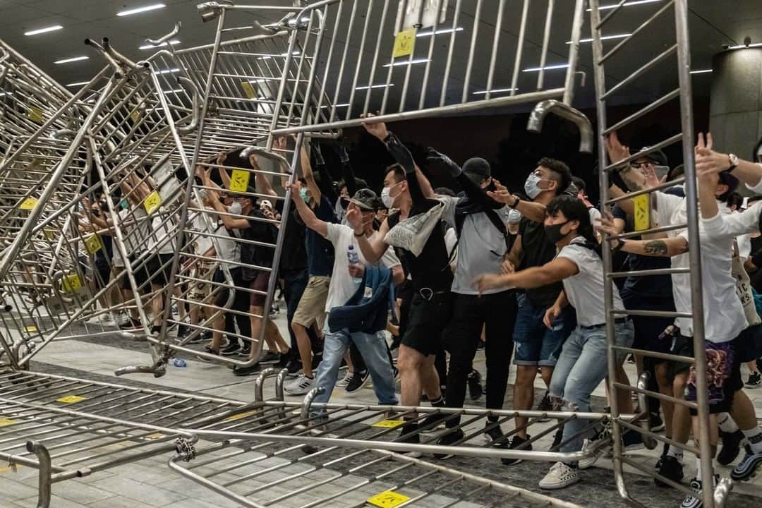 TIME Magazineさんのインスタグラム写真 - (TIME MagazineInstagram)「Following a massive #protest and clashes over contentious legislation that would allow Beijing to round up opponents that live in or transit through Hong Kong, Carrie Lam, the Chief Executive, said on June 10 that she would neither scrap it nor step down. Hundreds of thousands of people marched on Sunday in widespread opposition to a bill seen as threatening its judicial independence and further eroding its democratic freedoms. Police estimated 270,000 people participated, but organizers say more than a million people—or nearly one in seven #HongKong residents—took part. Speaking from the Legislative Council, where hours earlier police and holdout protesters had clashed, Lam doubled down on her commitment, telling reporters the bill would be a “long-term benefit” to the city. Fresh protests are scheduled for Wednesday morning, when lawmakers are expected to gather and debate the bill. Read more at the link in bio. Photograph by @lamyikfei—@nytimes/@reduxpictures」6月11日 9時16分 - time