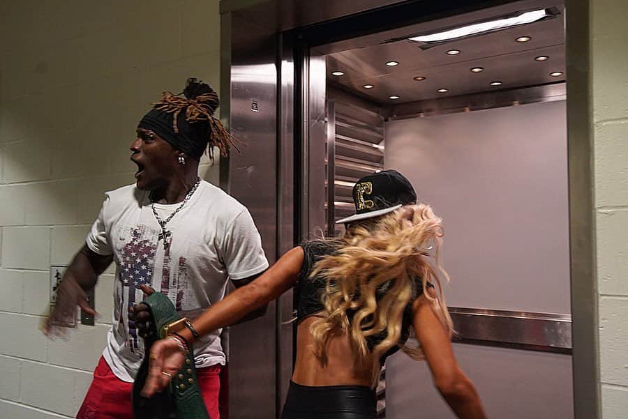 WWEさんのインスタグラム写真 - (WWEInstagram)「It is absolute MAYHEM in San Jose as @ronkillings1 & @carmellawwe are trying to escape with the #247Championship! #Raw」6月11日 9時26分 - wwe