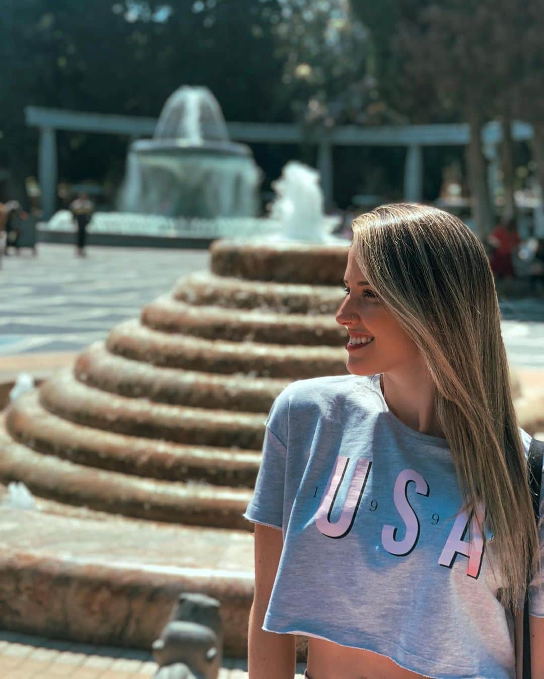 ナターリア・ガウジオのインスタグラム：「Que seja mais uma semaninha abençoada... Muita luz pra todos nós!! 🙏🏼✨😍⛲️🌟🌸❤️ #peace #love #grateful #newweek #faith #focus #smile #behappy」