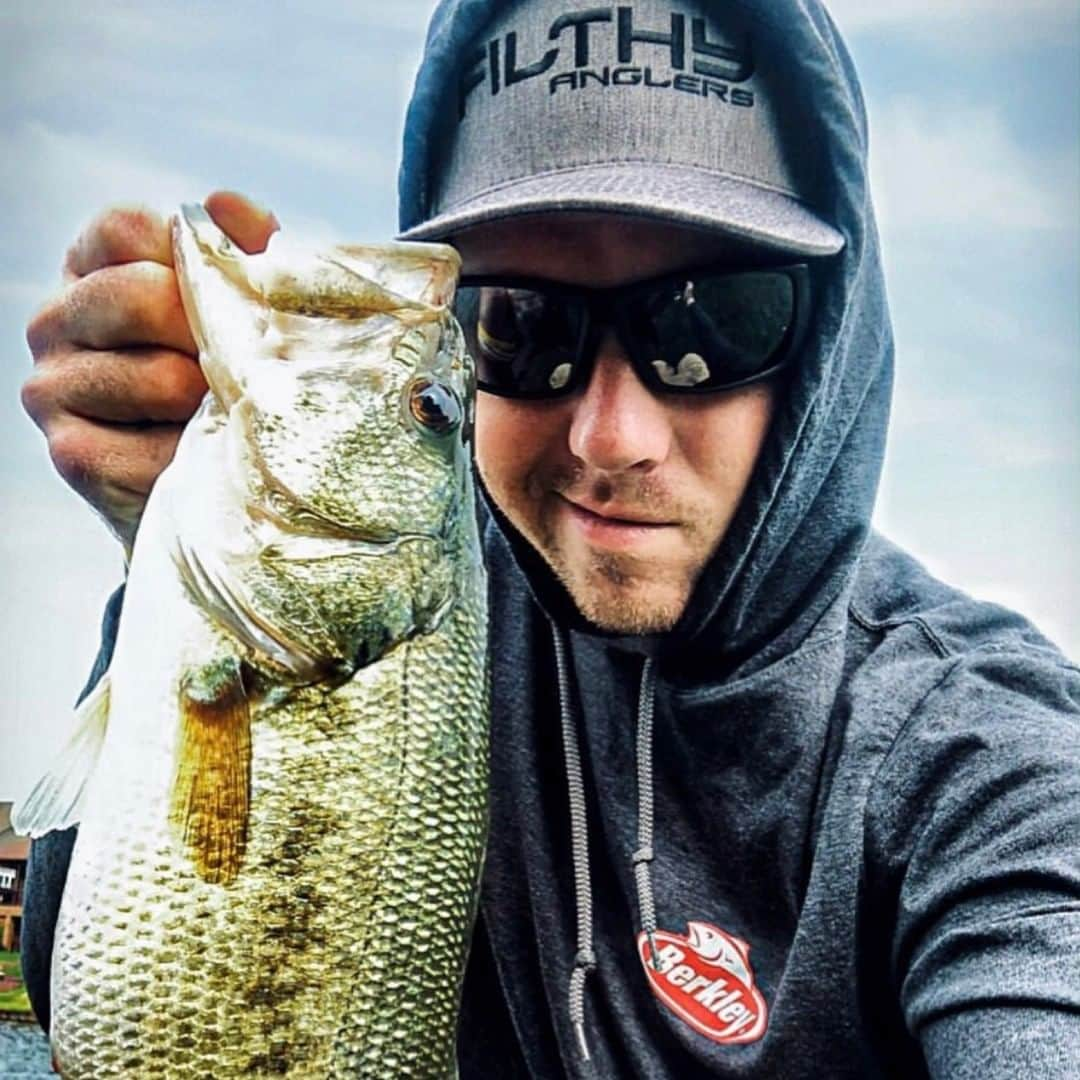 Filthy Anglers™さんのインスタグラム写真 - (Filthy Anglers™Instagram)「Serious question, can you fish to much? Team Filthy member @seanhawley30 had such a great time fishing at night, he woke up the next morning and did some more? He’s been on fire lately, the bite is def turning on in a lot of places. To answer my initial question, no you can’t fish to much. Congrats @seanhawley30 you are Certified Filthy. www.filthyanglers.com  #bassfishing #thetugisthedrug #fishing #filthyanglers #hunting #outdoirs #bassfishing #nature #largemouthbass #hunt #salmon #flyfishing #monsterbass」6月11日 9時31分 - filthyanglers