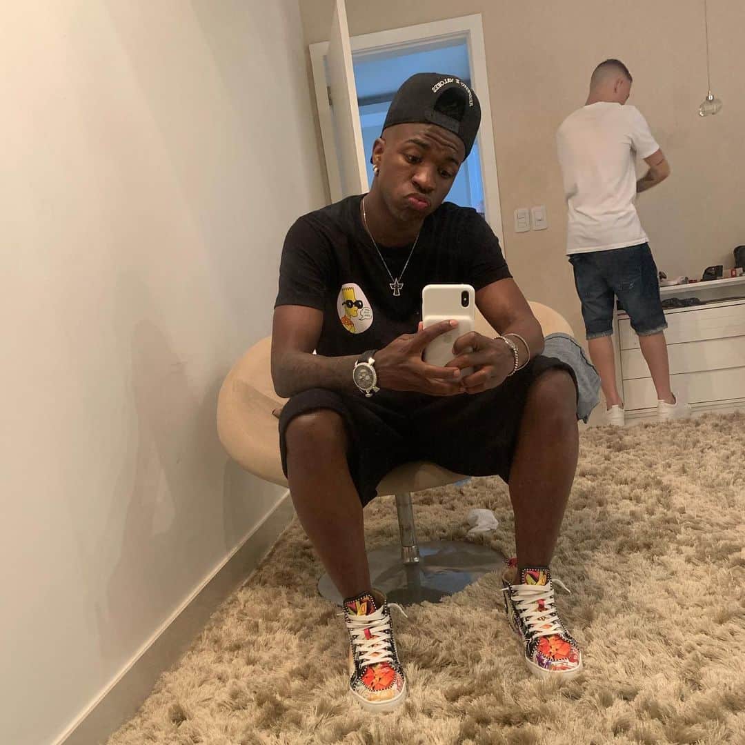 ヴィニシウス・ジュニオールのインスタグラム：「🥴🤪」