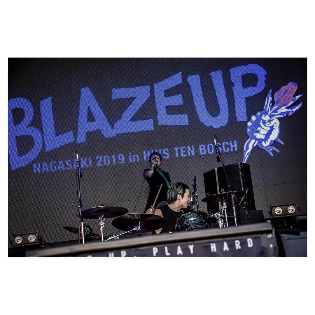 GODRiさんのインスタグラム写真 - (GODRiInstagram)「BLAZE UP 余韻✊🌷 長崎SHANKありがとう🍶 ... 📸 @hayachinphoto」6月11日 9時46分 - simgodri