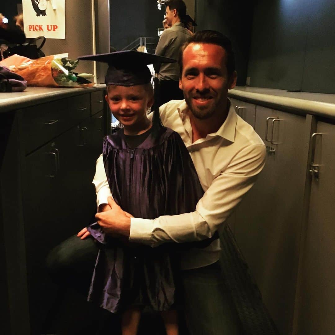 クリスティアン・フックスさんのインスタグラム写真 - (クリスティアン・フックスInstagram)「‪So proud of this little fella. Graduated from pre-k today. My little boy is growing up... too fast. Anybody has a tissue? ❤️ ‬」6月11日 10時04分 - fuchs_official