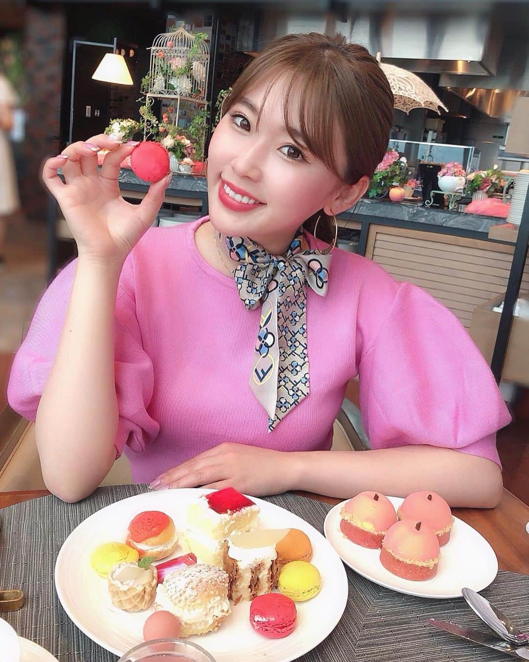 藤川沙弥のインスタグラム：「𓂃𖠚ᐝ﻿ ﻿ @conradosaka_jp の新しいsweets buffet﻿ 今回はテーマが Royal Pink Celebration💗﻿ 🌱🍑peach garden🍑🌱﻿ ということで、桃を中心とした﻿ サマーフルーツを使ったスイーツ達🍑🌷🏄🏼‍♀️🎟💒﻿ ﻿ そして、見た目もキュートなsweetsが﻿ 更に可愛い発言が止まらなくなっちゃう﻿ なんとも可愛すぎる乙女心がくすぐられる﻿ ピンクだらけの空間作りに目が♡でした‼︎😍💕﻿ ﻿ スウィーツは20種類くらいあって充実してたし﻿ セイボリーもお魚が美味しくてお代わり🤤﻿ ﻿ 📍6/1〜8/31まで﻿ 金土日・祝だけみたいだよ✍🏻﻿ ぜひいってみてね🥰💕」