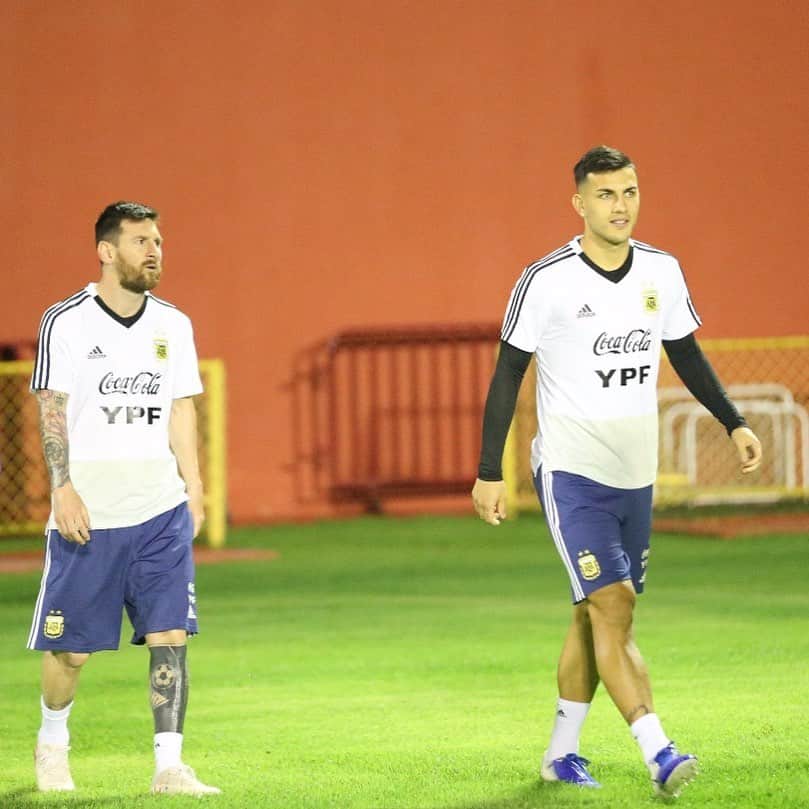 レアンドロ・ダニエル・パレデスのインスタグラム：「@afaseleccion ⚽️🇦🇷💙」