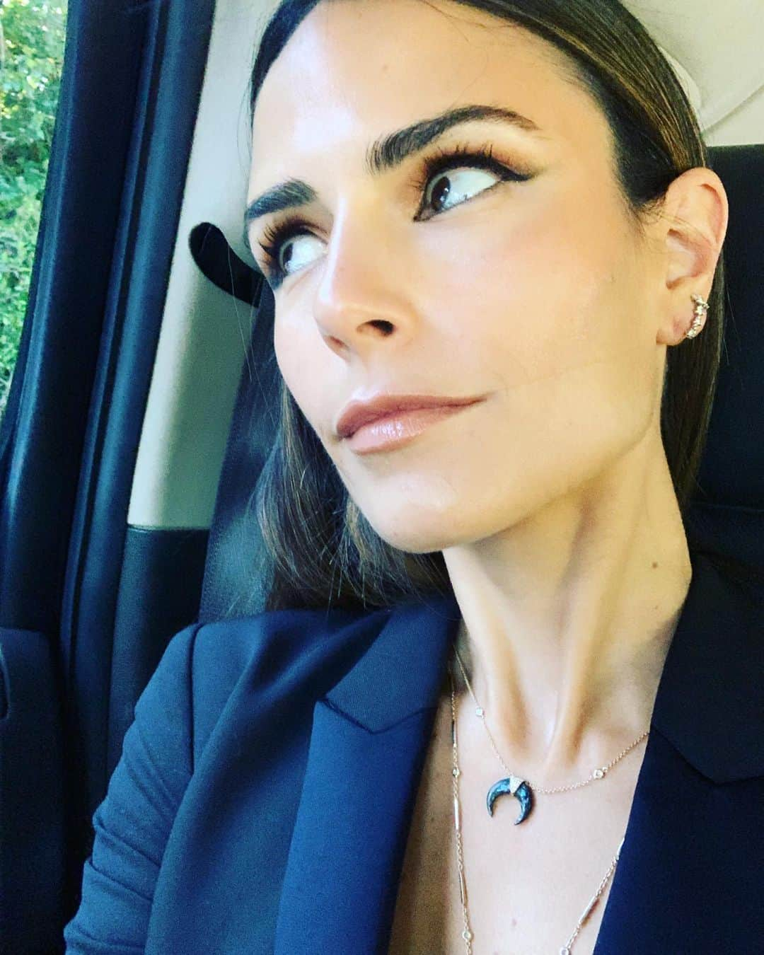 ジョーダナ・ブリュースターさんのインスタグラム写真 - (ジョーダナ・ブリュースターInstagram)「Uber selfies are my new jam」6月11日 10時40分 - jordanabrewster