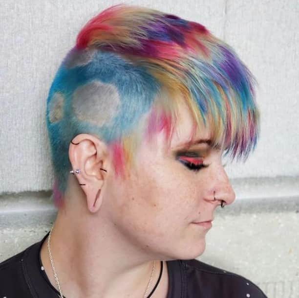 CosmoProf Beautyさんのインスタグラム写真 - (CosmoProf BeautyInstagram)「Our Pixie Cut #hairoftheday goes to @glitter_artist for her cloud & rainbow #hairart created with @keracolorhair & @colortrak tools --- 👇 Rules Below!👇 1️⃣Tag your photo #PixieHOTD #cosmoprofbeauty #licensedtocreate 2️⃣Post a photo of your hair style against an uncluttered background 3️⃣Mention any products used to color or style the hair --- #repost #glitter_artist #pixiecut #pixiehaircut」6月11日 11時00分 - cosmoprofbeauty