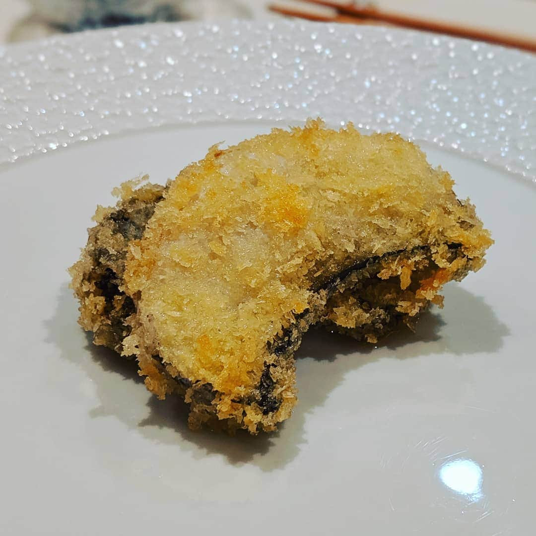 Masayasu Moritaさんのインスタグラム写真 - (Masayasu MoritaInstagram)「#鮑 #あわび #フライ #fried #abalone #銀座グルメ #ginza #tokyo #東京 #もりたま飯 #foodie #foodgasm #foodphotography #foodstagram #美食 #delicious #tasty #instafood #グルメ #food #yummy #foodporn #デリスタグラマー #グルメな人と繋がりたい #肉好きな人と繋がりたい」6月11日 11時06分 - masayasumorita