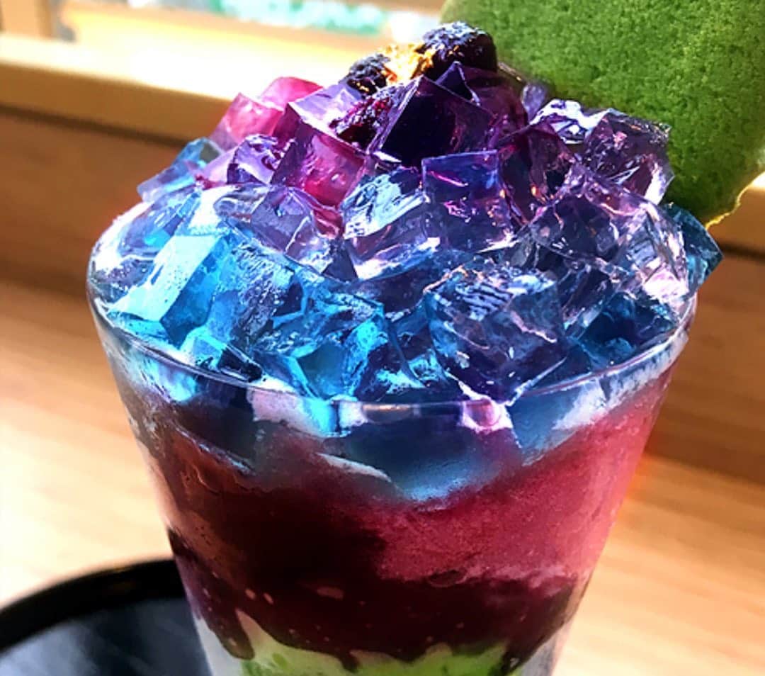 市川海老蔵 （11代目）さんのインスタグラム写真 - (市川海老蔵 （11代目）Instagram)「* 梅雨といえば紫陽花、 検索してたら これ食べてみたい、 紫陽花っぽい。 すごく綺麗。 いいね😊  #市川海老蔵 #海老蔵 #成田屋 #歌舞伎  #ABKAI #ABMORI #ebizoichikawa #ebizo #kabuki #thunderparty  #classic」6月11日 11時12分 - ebizoichikawa.ebizoichikawa