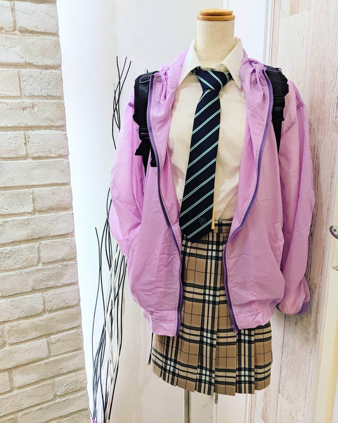 制服専門店CONOMiさんのインスタグラム写真 - (制服専門店CONOMiInstagram)「まもなく梅雨入り☂ という事で、 CONOMiにもレインコートが何種類か入荷しましたよ♥️♥️ . 本日はレディースコンパクトブルゾンをご紹介✌️ ポーチ付で、使わない時も可愛い(*˘︶˘*).｡.:*♡ . ¥4,300+tax . #conomi #このみ #制服 #中学生 #高校生 #学校 #通学コーデ #jk #jc #photo #cute #school #now #おしゃれ #お洒落な人と繋がりたい  #かわいい #雨 #梅雨 #pic #insta #instagram  #instadaily #instalove #japan #schoolgirl  #原宿竹下通り  #大阪 #梅田 #hepfive #abeno」6月11日 11時22分 - conomi_official