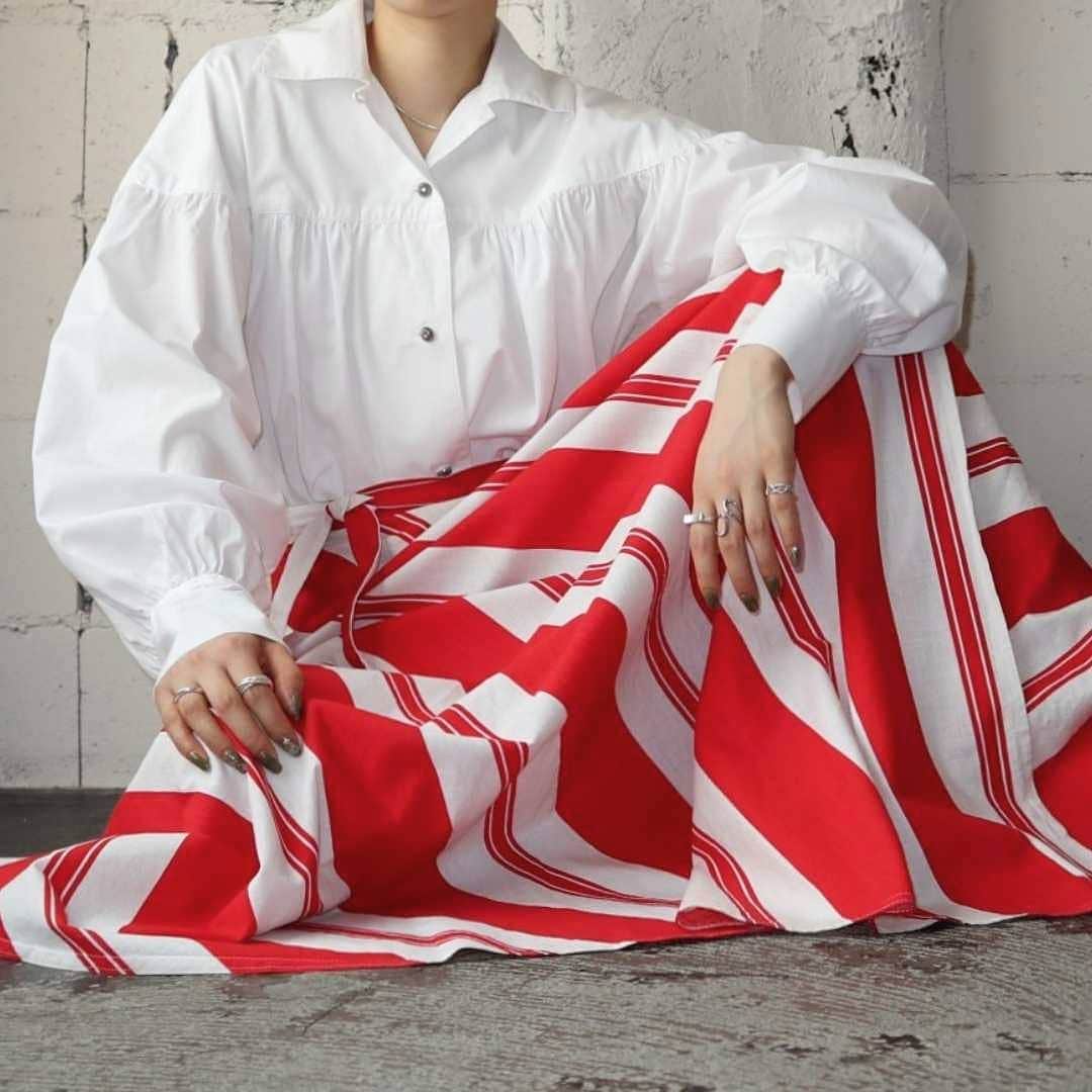 吉祥寺 古着屋 Orfeoのインスタグラム：「Vintage Stripe Long Skirt  #Orfeo #Kichijoji #Tokyo #vintage #used #fashion #coodinate #outfits #オルフェオ #吉祥寺 #東京 #古着 #古着屋 #ヴィンテージ #ユーズド #ファッション #コーディネート  掲載商品のお問い合わせはメールにて承っております。コメント、DMでのお問い合わせは受け付けておりませんのでご了承ください。」