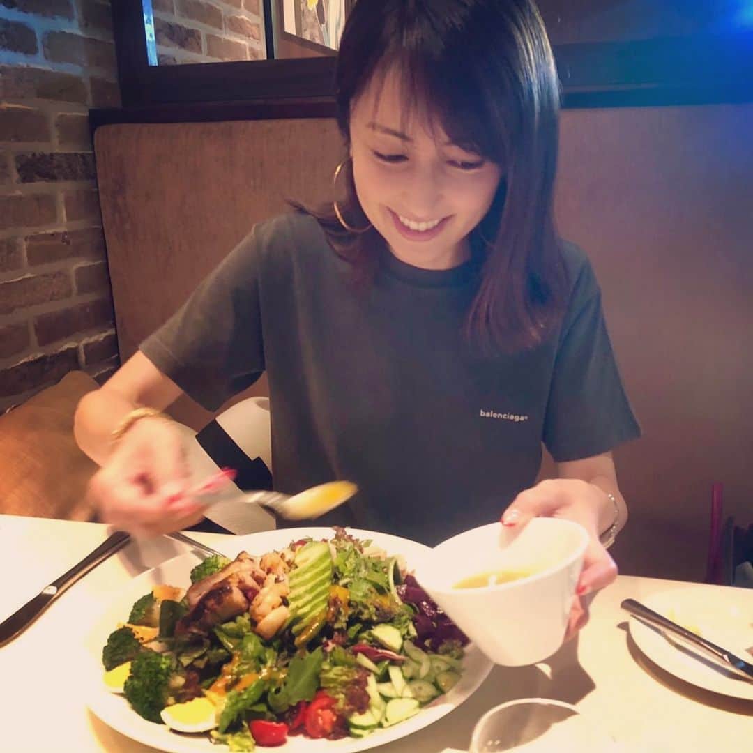 矢田亜希子さんのインスタグラム写真 - (矢田亜希子Instagram)「サラダランチ！ #矢田亜希子 #akikoyada #サラダ#サラダランチ#束の間#野菜#スヌーピーにされてる写真が送られてきた笑#スヌーピー合ってない笑#unionsquaretokyo」6月11日 17時13分 - akiko_yada