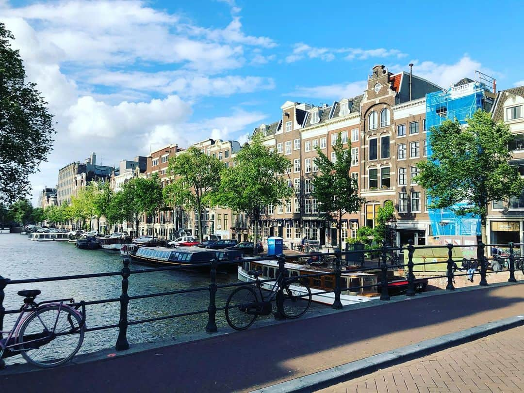 ザック・バランスキーさんのインスタグラム写真 - (ザック・バランスキーInstagram)「First time in Europe and Amsterdam is amazing🇳🇱🙌✨ #amsterdam #amsterdamfood #amsterdam_streets #somuchcheese #tokyoisyours #Coffee_Beer_Wine」6月11日 17時13分 - zackab10