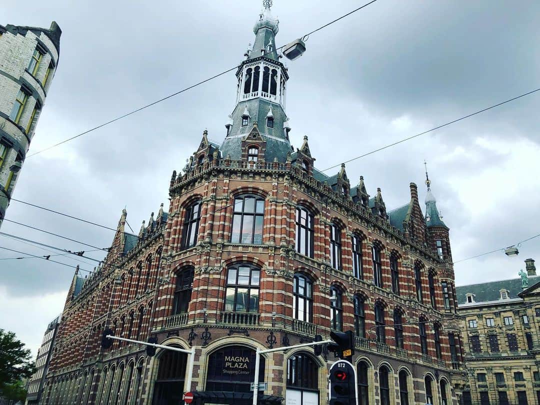 ザック・バランスキーさんのインスタグラム写真 - (ザック・バランスキーInstagram)「First time in Europe and Amsterdam is amazing🇳🇱🙌✨ #amsterdam #amsterdamfood #amsterdam_streets #somuchcheese #tokyoisyours #Coffee_Beer_Wine」6月11日 17時13分 - zackab10