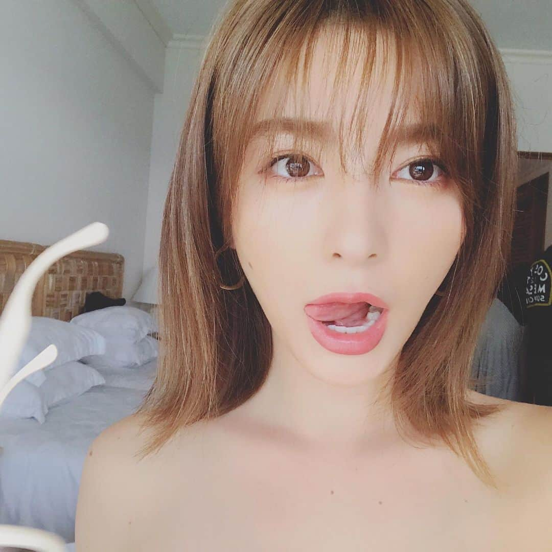 美女美容事情さんのインスタグラム写真 - (美女美容事情Instagram)「《透明感が半端ない❤️✨》⠀ *⠀ リポストを使って、素敵な写真📷✨を投稿されてる方を紹介させて頂く⠀⠀⠀⠀ 【💄美女美容事情💅】のコーナーです✨⠀ *⠀⠀⠀⠀⠀⠀⠀ いいねやコメント、フォローして応援してね❤︎🥰🎶⁣⠀ *⠀⠀⠀⠀⠀⠀⠀ 今回ご紹介させて頂きますのは❤︎⠀ スミス楓さん< @kaede_929 >の素敵なお写真📸⠀ *⠀ 肌の透明感が眩しすぎます💕ナチュラルな美人さんで憧れます✨⠀ *⠀⠀ スミス楓さんのアカウントには他にも素晴らしい投稿が沢山ありますので是非覗いてみてくださいね💁‍♀️💙⠀ *⠀⠀ スミス楓さん< @kaede_929 >⠀ 素敵な投稿ありがとうございました☺️📸✨⠀⠀⠀⠀⠀⠀⠀⠀ △▼△▼△▼△▼△▼△▼△▼△▼△▼⠀⠀⠀⠀⠀⠀⠀⠀⠀⠀⠀⠀⠀⠀⠀⠀⠀⠀⠀⠀⠀⠀⠀⠀⠀⠀⠀⠀⠀⠀⠀⠀⠀ ❤🧡💛「美女美容事情」💚💙💜⠀⠀⠀⠀⠀⠀⠀⠀⠀⠀⠀⠀⠀⠀⠀ 👇掲載ご希望の方は👇⠀⠀⠀⠀⠀⠀⠀⠀⠀⠀⠀⠀⠀⠀⠀⠀ @b_b_j.jタグ付けと🖤 # ビジョビ⠀🖤⠀⠀⠀⠀⠀⠀⠀⠀⠀⠀⠀⠀⠀⠀⠀ をタグ付けお願いします✨⠀⠀⠀⠀⠀⠀⠀⠀⠀⠀⠀⠀⠀⠀⠀⠀ ――――――――――――――――⠀⠀⠀⠀⠀⠀⠀⠀⠀⠀⠀⠀⠀⠀⠀⠀⠀⠀⠀⠀⠀⠀⠀ ～姉妹アカウントのご紹介～⠀⠀⠀⠀⠀⠀⠀⠀⠀⠀⠀⠀⠀⠀⠀⠀⠀⠀⠀⠀⠀⠀⠀⠀⠀⠀⠀ ◇美容情報を紹介している«美女美容事情～Beauty～»⠀⠀⠀⠀⠀⠀⠀⠀⠀⠀⠀⠀⠀⠀⠀⠀⠀⠀⠀⠀⠀⠀⠀⠀⠀⠀ ( @b_b_j.j_b )⠀⠀⠀⠀⠀⠀⠀⠀⠀⠀⠀⠀⠀⠀⠀⠀⠀⠀⠀⠀⠀⠀⠀⠀⠀⠀⠀ ◇美しい旅スポット紹介をしている«美 spot»⠀⠀⠀⠀⠀⠀⠀⠀⠀⠀⠀⠀⠀⠀⠀⠀⠀⠀⠀⠀⠀⠀⠀⠀⠀ ( @b__spo )⠀⠀ ⠀ ◇ビジョビがお届けするセレクトショップ«bi select»⠀ ( @bi_select )⠀ ⠀⠀⠀⠀⠀⠀⠀⠀⠀⠀⠀⠀⠀⠀⠀⠀⠀⠀⠀⠀⠀ よかったらこちらも覗いてみてね✨⠀ ――――――――――――――――⠀⠀⠀ @b_b_j.j⠀⠀ #自撮り  #メイク  #beauty⠀⠀⠀⠀⠀⠀⠀⠀ #自撮り女子  #アイメイク ⠀⠀ #オトナ女子 ⠀⠀⠀⠀ #美意識向上  #リップ ⠀⠀ #エレガント #大人メイク ⠀⠀⠀ #女子力 #女子力向上⠀⠀⠀⠀⠀⠀⠀⠀ #リップ💄 #カラコン ⠀⠀⠀ #naturalbeauty #selfie」6月11日 11時56分 - b_b_j.j