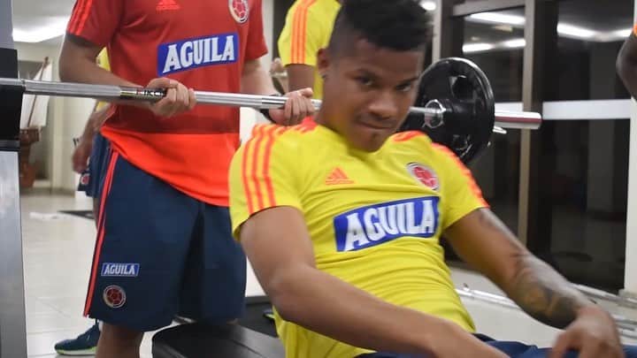 サッカー コロンビア代表チームのインスタグラム：「Hoy tuvimos trabajo de recuperación en nuestra llegada a Brasil. Todos estamos comprometidos con el equipo. Trabajamos juntos para el debut en la @copaamerica. #MásEsfuerzo #MásSacrificio」