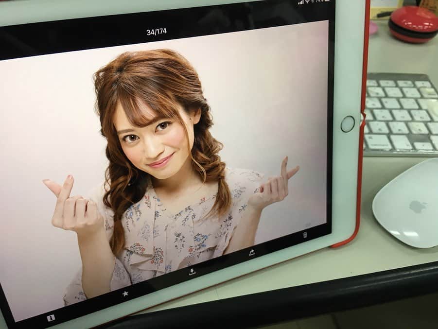 be-o編集部のインスタグラム：「be-o 7月号撮影風景  @beo.okinawa  @beogirl  #beo #ビオ #beautyokinawa #beauty #okinawa #沖縄 #ファッション #コーディネート #フリーペーパー #モデル #撮影モデル #撮影 #オフショット #撮影風景」