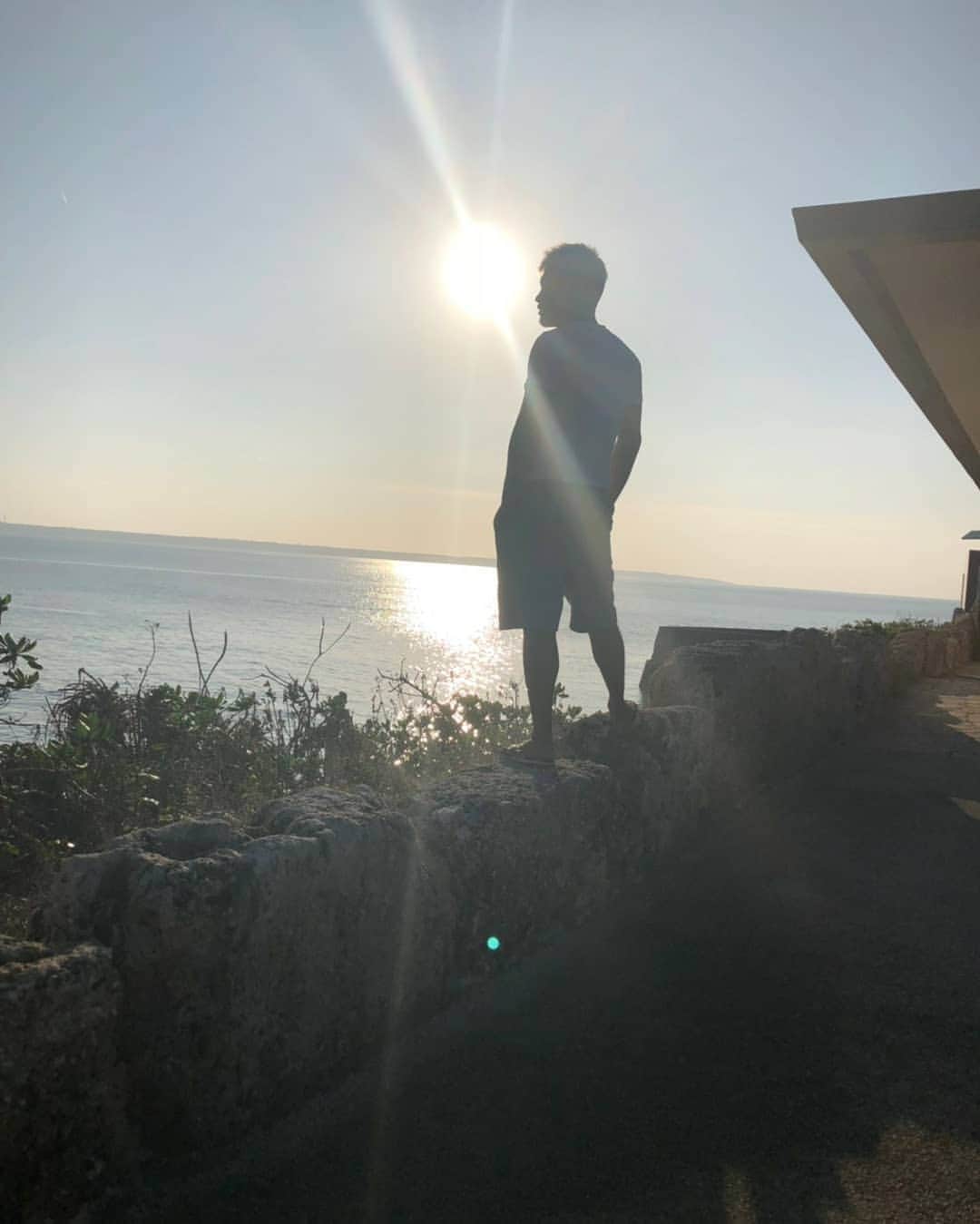 大沢文也のインスタグラム：「ここで誓った事を忘れた事はない。這い上がれ  #沖縄 #宮古島 #黄昏 #誓い #夢 #dream #ばえ #映え #映えスポット #kickboxing #training #fighter #fight」