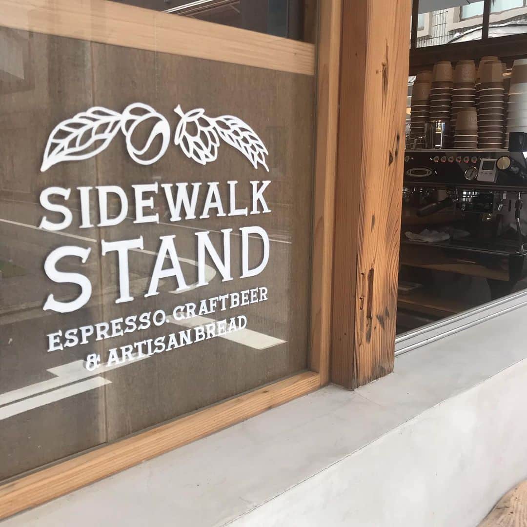 goodcoffeemeさんのインスタグラム写真 - (goodcoffeemeInstagram)「New Sidewalk Stand in #goodcoffee_yutenji ❤️ @vja  #sidewalkstand」6月11日 12時58分 - goodcoffeeme