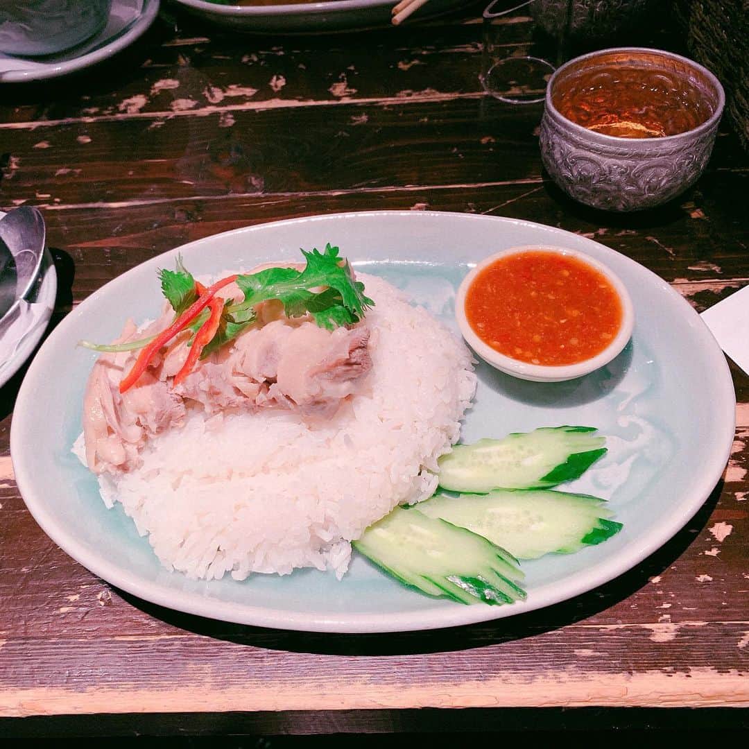 竹田 啓介（湘南美容外科）さんのインスタグラム写真 - (竹田 啓介（湘南美容外科）Instagram)「#カオマンガイ を先日食べました。#タイ料理 って昔苦手だったのに最近は無性に食べたくなります。いまもそんな気分ですが今月末まで短期の糖質制限中なのでそれが明けてからスタッフさんとタイ料理屋さんに行こうと思います。 ٩(๑❛ᴗ❛๑)۶ ぜひ竹田先生の オフィシャルホームページも ご覧ください！！ 竹田啓介 オフィシャル  と検索するか、以下のアドレスへ！  http://shiboukyuuin-takeda.com/#  #湘南美容外科 #湘南美容クリニック新橋銀座口院 #脂肪吸引 #豊胸 #根こそぎ #竹田 #相川佳之 #美容外科 #美容整形 #横浜 #ダイエット #sbc #liposuction #followme #脱毛 #新橋 #新橋銀座口 #銀座 #コリドー街 (๑･̑◡･̑๑)」6月11日 13時01分 - nekosogitakeda