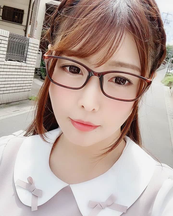 新村あかりのインスタグラム：「kmpさんで撮影です！」