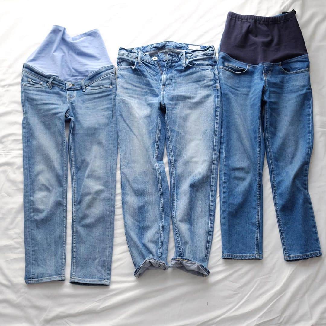 Keikooooooのインスタグラム：「マタニティデニム👖 もう、1ヶ月前に卒業したマタニティ生活🤰 今まで履いていた大好きなデニムが履けなくなったので、色々試してマタニティ期間を楽しみました♡ 1枚目 ✔︎左からH&Mのマタニティデニム。 友達にマタニティっぽくないと、ビックリされたぐらい可愛い💛 ✔︎真ん中は、アッパーハイツ。サイズ感がゆったりなので、ギリギリまではけました。 そして、やっぱり、色落ち具合が好き。 ✔︎右は、無印のマタニティデニム。 ボーイフィットシリーズ。少しストレッチが効いているのか、履き心地も良かったです。 2枚目（skinnyタイプ） ✔︎左右は、赤ちゃん本舗のセレクト。 沢山の種類があったので、4本ぐらい試し履きして決めました。意外と形も綺麗！ウエストにTシャツ引っ掛けるトコもあるし、流石、赤ちゃん本舗という感じ！ ✔︎真ん中は、無印のマタニティデニム。 スキニータイプ。履き心地が良すぎて、まず、一本目に買ったデニムでした。 3枚目 ✔︎アッパーハイツ。これは、何年も前から持ってるやつ。スタイルがゆったりだから、マタニティ期に大活躍。夏だったらワンピースばかり来ていただろうなー🤔私は冬だったので、大好きなデニムが履けなくて、試行錯誤して乗り越えました🤗参考までにー♡  #マタニティデニム #無印良品 #アッパーハイツ #エイチアンドエム #hm #muji #upperhights #マタニティ #赤ちゃん本舗 #妊婦コーデ #妊婦 #denim #デニム #マタニティコーデ  @hm @muji_global @upperhights @akachanhonpo」