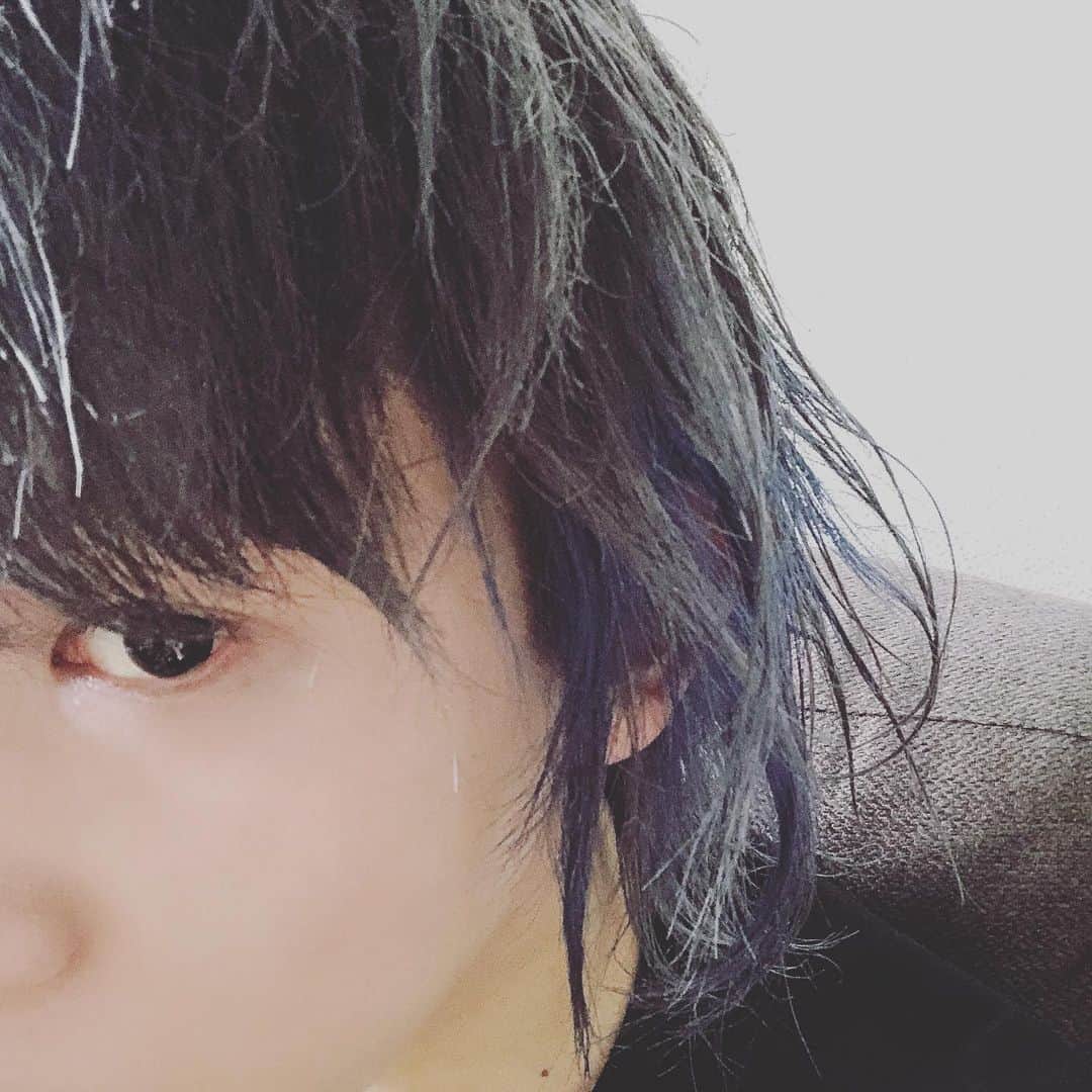 Belleのインスタグラム：「🤓」