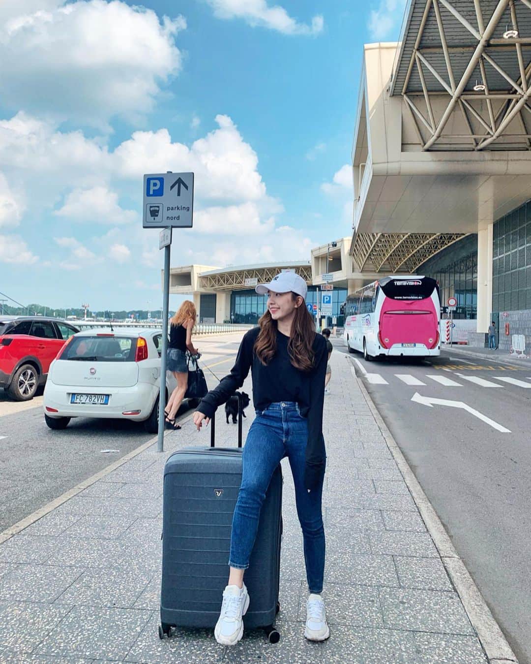 STEPHY YIWENさんのインスタグラム写真 - (STEPHY YIWENInstagram)「Ciao ciao , see you again 🇮🇹 . @roncato_official  @roncato_my」6月11日 13時54分 - stephyyiwen