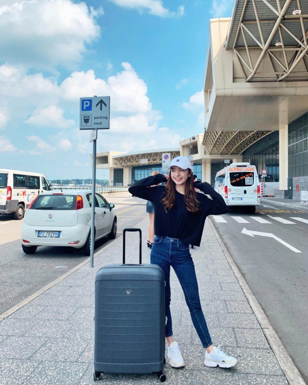 STEPHY YIWENさんのインスタグラム写真 - (STEPHY YIWENInstagram)「Ciao ciao , see you again 🇮🇹 . @roncato_official  @roncato_my」6月11日 13時54分 - stephyyiwen