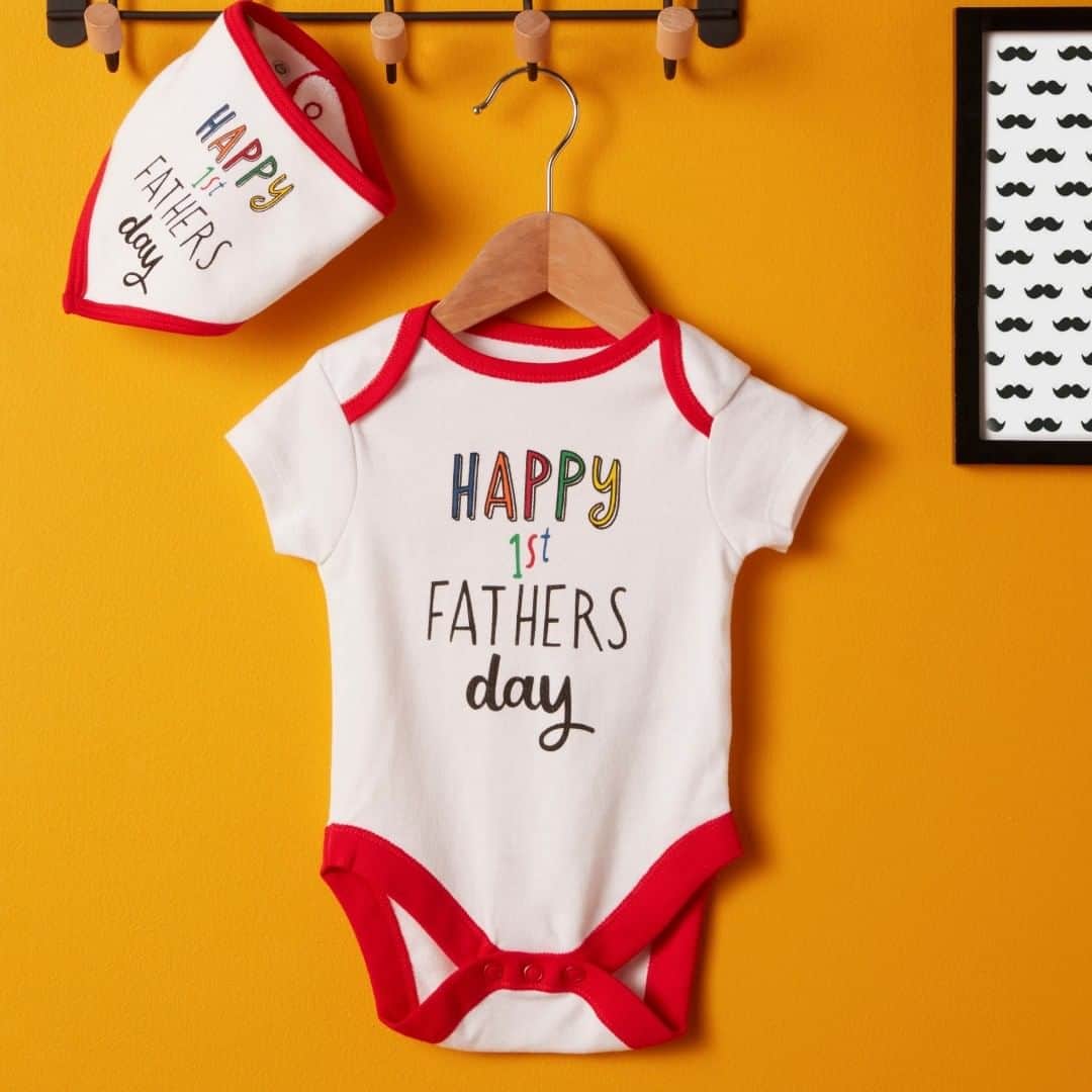 プリマークさんのインスタグラム写真 - (プリマークInstagram)「So cute 😚 Tag a Dad celebrating their first Father's Day this Sunday below 👇 Set €5/$5.50 (Available in: 🇮🇪🇫🇷🇮🇹🇪🇸🇵🇹🇺🇸) #Primark #FathersDay #babywear」6月11日 15時00分 - primark