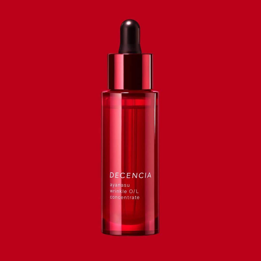 DECENCIA(ディセンシア)のインスタグラム：「【日本初】※シワを改善する 唯一の敏感肌用「薬用オイル状美容液」 「アヤナス　リンクルO／L　コンセントレート」【医薬部外品】 2019年10月1日（火）発売 ・  2019年9月、伊勢丹新宿店に新店舗オープン・限定数を先行発売 ・ ※2019年6月現在。ミンテル社製品データベース内、ディセンシア調べ //////// アヤナス　リンクルO／L　コンセントレート 医薬部外品 ＜敏感肌用オイル状美容液＞ 容量：30mL 販売価格：6,500円（税抜） //////// #ディセンシア #日本初 #シワ改善 #シワ改善美容液 #敏感肌 #抗シワ #アヤナス #ayanasu #アヤナスリンクルOLコンセントレート #ayanasuwrinkleolconcentrate #オイル状美容液 #オイル美容液 #DECENCIA #decencia #敏感肌化粧品 #医薬部外品 #薬用 #オイル美容 #敏感肌スキンケア #エイジングケア #敏感肌でも安心 #伊勢丹新宿店  #伊勢丹 #伊勢丹先行発売 #isetan #シワを改善 #現代女性 #cosme #cosmetics #先行発売」
