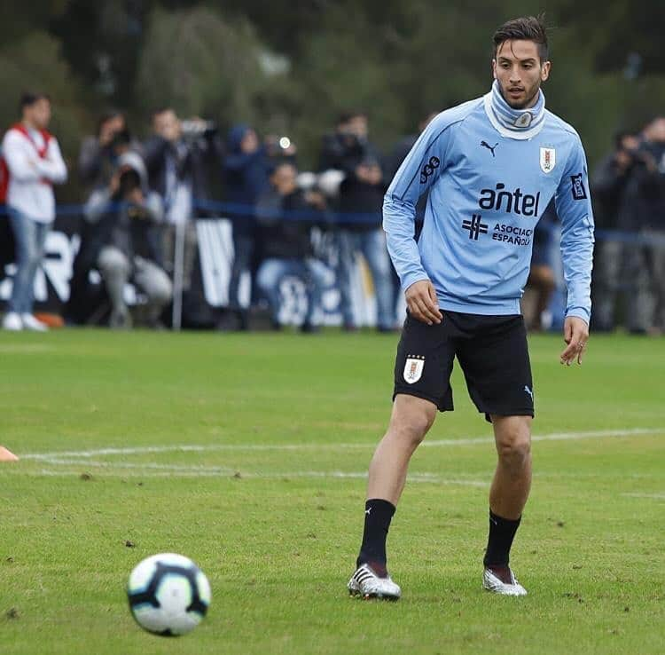 ロドリゴ・ベンタンクールさんのインスタグラム写真 - (ロドリゴ・ベンタンクールInstagram)「Últimos entrenamientos antes de viajar a Brasil ⚽🇺🇾 @aufoficial 🔜 @copaamerica  Ultimi allenamenti prima della partenza per il Brasile ⚽🇺🇾 @aufoficial 🔜 @copaamerica」6月12日 1時10分 - rodrigo_bentancur