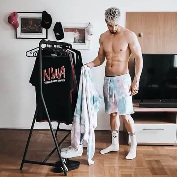 STYLE4GUYSのインスタグラム：「@FashionNova has all the Spring go to looks 🌞 Shop @FashionNova for your Spring looks 🌴」